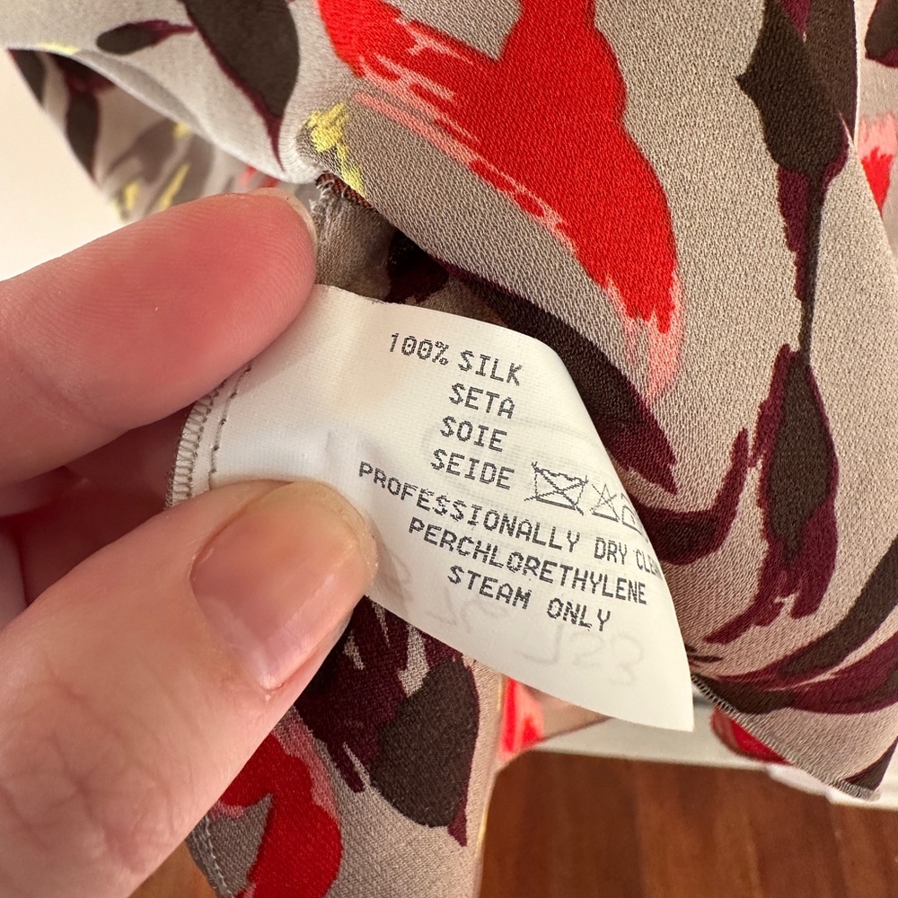 Missoni Taupe Silk Blouse with Red, Brown and Gold Leaf Print - Picture 2 of 6